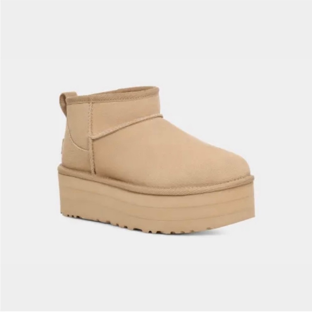 UGG ultra mini platform in mustard seed